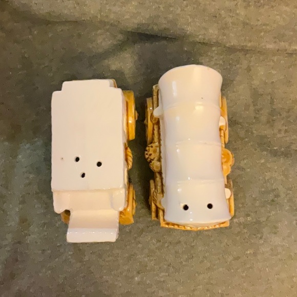 Vintage Ceramic Salt & Pepper Shakers — Mid Century - Picture 3 of 8